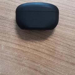 Bluetooth earphones case cass, as reported by Transdev Hoeksche Waard Goeree Overflakkee using iLost