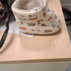 Chaussettes bebe chausson, iLost를 사용하여 IKEA Paris - Italie Deux에 보고됨