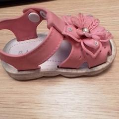 Sandaal Roze, zoals gemeld door Qbuzz Fryslân met iLost