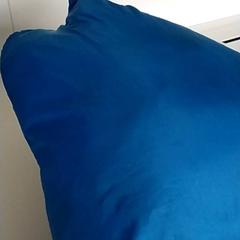 Poltsa Blauw, gisa salatu by Regio Antwerpen - Brussel iLost erabiliz