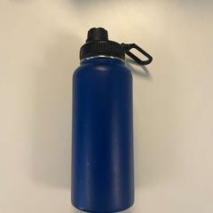 Botella blauw metaal, ha sido reportado por TheaterHangaar con iLost