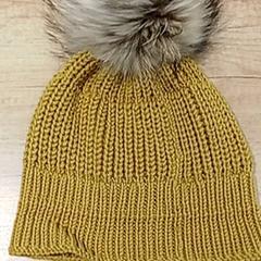 Kleidung Muts, gemeldet von Regio Antwerpen - Brussel über iLost