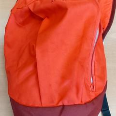 Batoh - rood, jak nahlášeno Centraal magazijn pomocí iLost