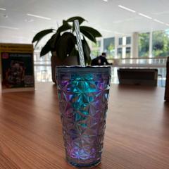 Garrafa para beber bottle, como reportado por Vrije Universiteit Brussel (VUB) utilizando o iLost