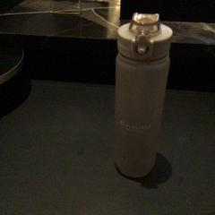 Fles, zoals gemeld door Van der Valk Hotel Amsterdam Zuidas met iLost