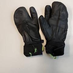 Odzież - Handschoenen, zgłoszono przez Centraal magazijn przy użyciu iLost