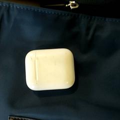 Produtos electrónicos - Etui voor draadloze oortjes, segundo informou Centraal magazijn usando iLost