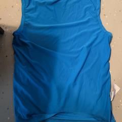 Colete Blue, como reportado por Room Mate Bruno utilizando o iLost