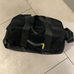 Gym bag Black, som rapportert av MEININGER Hotel Budapest Great Market Hall ved bruk av iLost