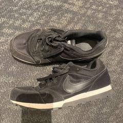 الحذاء، كما تم الإبلاغ عنه بواسطة Van der Valk Hotel Amsterdam-Amstel عبر iLost