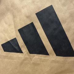 Purchase adidas ad, gemeldet von Designer Outlet Roermond über iLost
