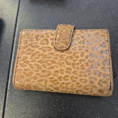 Pénztárca Bisengo, amint azt Arriva Infoshop Enschede az iLost segítségével jelentette.