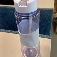 Bouteille à boire, a été signalé par Padualaan 99 utilisant iLost