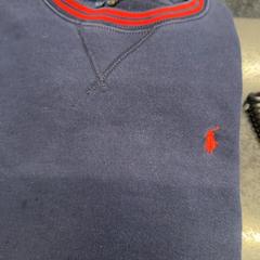 Svetr, jak nahlášeno Rotterdam The Hague Airport pomocí iLost