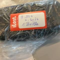 Okulary Gefunden im Zimmer 306, zgłoszono przez MEININGER Hotel Berlin Airport przy użyciu iLost