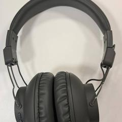 Hodetelefoner, som rapportert av Breda University of Applied Sciences Mgr. Hopmansstraat ved bruk av iLost