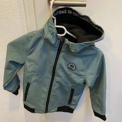 Dzseki Mint-Grün one of the cool Kids, amint azt Wilmering Vechta az iLost segítségével jelentette.