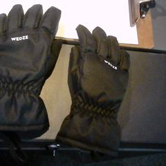 Rukavice, jak nahlášeno SnowWorld Landgraaf pomocí iLost