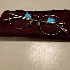 Gafas Goud, ha sido reportado por Koninklijk Theater Carré con iLost