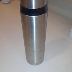 Garrafa, como reportado por Van der Valk Hotel Schiphol utilizando o iLost