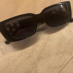 Gafas de sol, ha sido reportado por Pathé Utrecht Leidsche Rijn con iLost