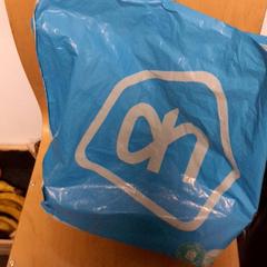 Igelitová taška AH, jak nahlášeno Transdev Hoeksche Waard Goeree Overflakkee pomocí iLost