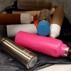 Waterflessen & Emergohal watwrfless がiLostで Vrije Universiteit Amsterdam によって報告されました