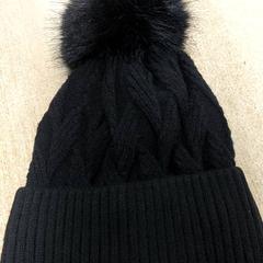 衣類 - Muts zwart がiLostで Regio Oost-Vlaanderen によって報告されました