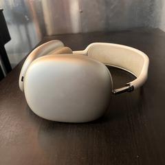 AirPods Max, jak bylo nahlášeno na iLost