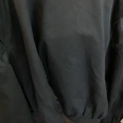 السترة Black، كما تم الإبلاغ عنه بواسطة MEININGER Hotel Berlin Central Station عبر iLost