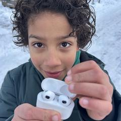 Draadloze IPhone oortjes (Apple), amint azt az iLostnak jelentették.