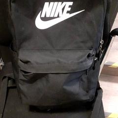 Batoh Nike, jak nahlášeno Qbuzz servicepunt  Emmen pomocí iLost