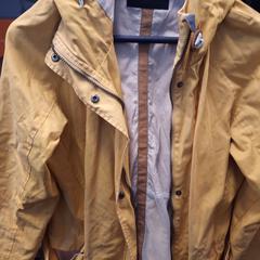 Jas, como reportado por Blauwnet Zwolle utilizando o iLost