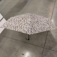 Paraguas, ha sido reportado por IKEA Tokyo-Bay con iLost