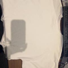 티셔츠 White, iLost를 사용하여 Haven Hotel Rotterdam에 보고됨