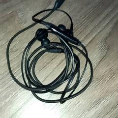 Earphone, segundo informou Leonardo Royal Hotel Amsterdam usando iLost