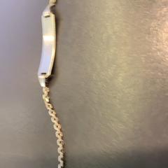 Armband zilver, zoals gemeld door Eindhoven Airport met iLost