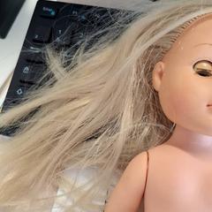 Pop poupee, zoals gemeld door IKEA Rouen Tourville-La-Rivière met iLost