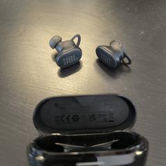 JBL oortjes, jak bylo nahlášeno na iLost