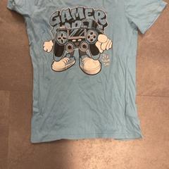 Camisa blauw, segundo informou Avonturenpark Hellendoorn usando iLost
