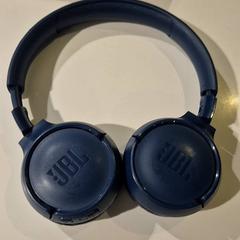 سماعات الرأس Blauw، كما تم الإبلاغ عنه بواسطة Pathé de Kuip عبر iLost