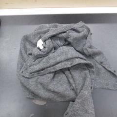Kleding Grijs - H&M - Vestje, como reportado por IKEA Heerlen utilizando o iLost