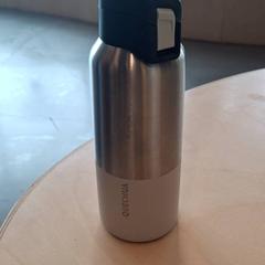 Botella, ha sido reportado por IKEA Lyon Grand Parilly con iLost