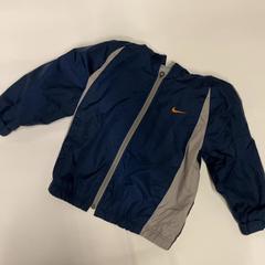 上着, segundo informou IKEA鶴浜 usando iLost