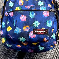 Ruksak Eastpak, ako bolo nahlásené Arriva Vechtdallijnen pomocou iLost