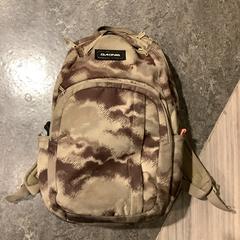 Mochila beige met Germieco hesje, segundo informou Gemeente Amsterdam usando iLost