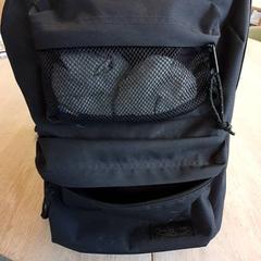Mochila Tas, ha sido reportado por Zwarte Cross (Gemeentehuis) con iLost
