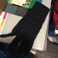 Handschuh gray, ha sido reportado por MEININGER Hotel Berlin "Mitte" Humboldthaus con iLost