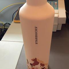 Bouteille, a été signalé par MEININGER Hotel München City Center utilisant iLost