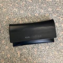 Szemüvegtok, amint azt Regio Oost-Vlaanderen az iLost segítségével jelentette.